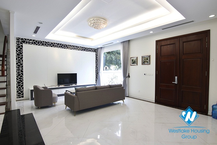 Modern and bright villa with garden for rent in Vinhomes Riverside, Long Bien, Hanoi
